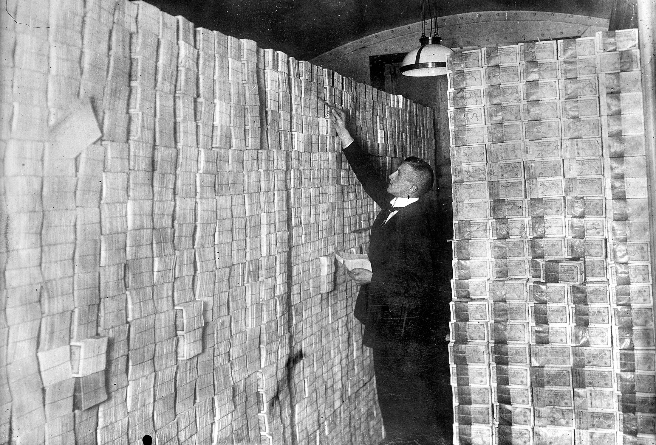 The Weimar Hyperinflation: